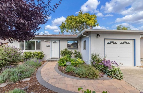 Santa Clara House | Cozy, central Santa Clara escape