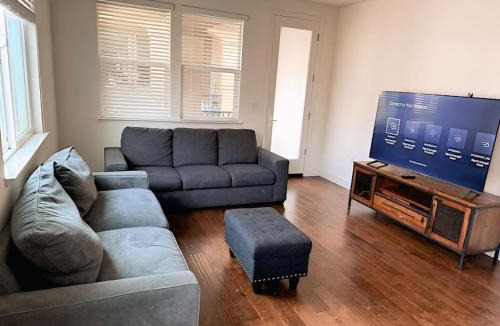 Newark Apartment | Cozy Charm Newark Retreat with Free Wifi and AC