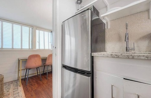 Central Mission Beach Cottage | Cozy Cottage Studio steps to the sand!