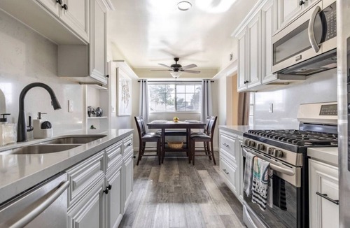 Northwest Anaheim House | Cozy Dog-friendly Living Space - close by Knott’s, Porto’s, Disney
