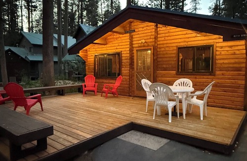 Donner Lake Woods Cabin | Cozy Donner Lake Cabin, Mountain Setting & Beach Access