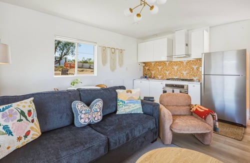 Twentynine Palms House | Cozy Getaway, Fire Pit & Stargazing Near Joshua Tree National Park, Relax & Work