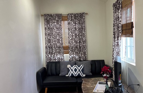 Hawthorne House | COZY GUESTHOUSE NEAR LAX AIRPORT AND THE BEAUTIFUL BEACHES