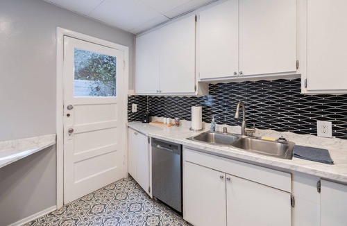 Hollywood Heights House | Cozy Hollywood Hideaway w/Private Patio & Easy City Access | Casa Camrose
