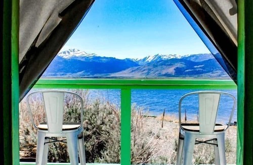 Bridgeport RV Rental | Cozy Lakeside Glamping Cabin with Mountain Views near Eastern Sierra, California