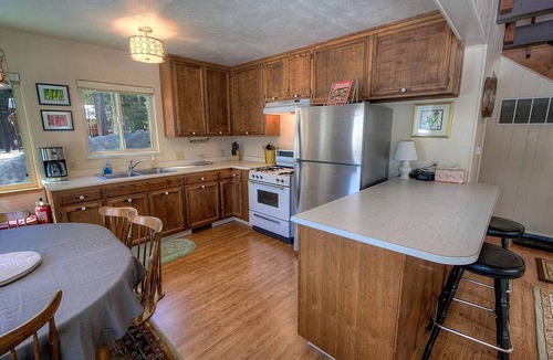 Country Club Estates Cabin | Cozy Mountain Cabin Perfect for Families and Hiking Trails in South Lake Tahoe, California