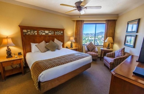 Tahoe Village Hotel | Cozy Nights & Arcade Days in a Villa Made for Family Fun l 2 Rooms w/Kitchen
