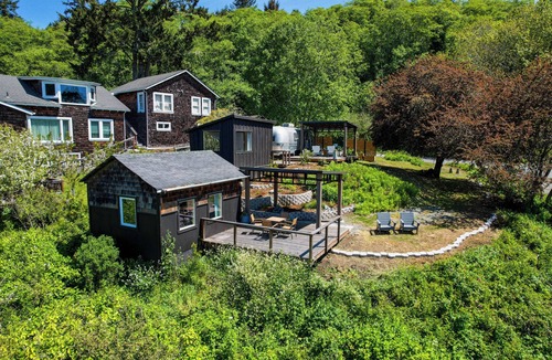 Westhaven-Moonstone Cabin | Cozy Oceanview Cabin @ Moonstone Beach – Fine Dining and Walkable to Beach