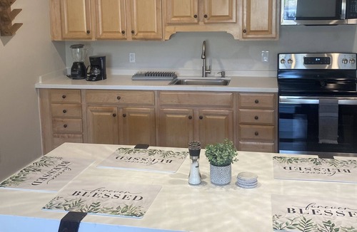 Antioch House | Cozy open view, close to freeway, hospital and shopping center.