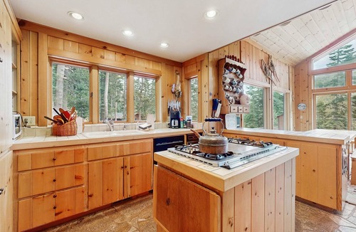 Alpine Meadows House | Cozy Private Mountain Retreat with Nearby Pond, Hot Tub, Pool Table