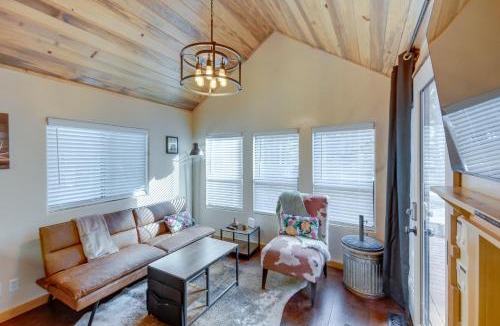 Lake Almanor Peninsula House | Cozy & Restful Cabin, 2 Blocks to Lake Almanor