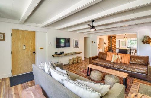 Strawberry House | Cozy Retreat w/Deck ~ 2 Mi to Pinecrest Lake!