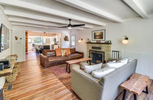 Strawberry House | Cozy Retreat w/Deck ~ 2 Mi to Pinecrest Lake!