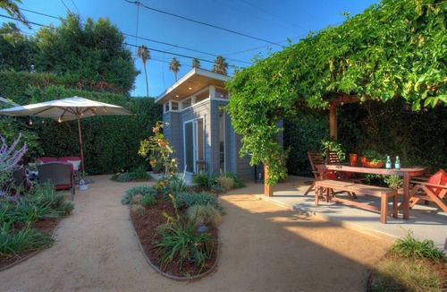 Mid City House | Cozy & Safe 2-bedroom duplex house in fantastic LA with AC