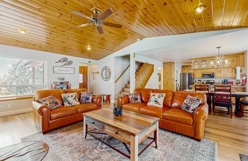 Kingswood Estates House | Cozy Tahoe Vista home with fireplace, furnished deck, & forest view