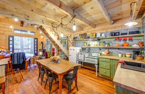 Hartland Cabin | Creekside Cabin ~ 26 miles to Kings Canyon!