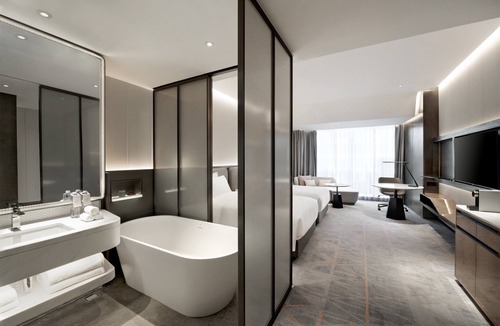 Hongshan Hotel | Crowne Plaza Wuhan Optics Valley by IHG