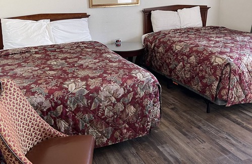 Red Bluff Hotel | CRYSTAL MOTEL