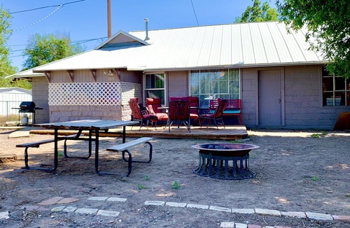 Thermopolis House | Cute & Comfortable!Walk to Hot Springs State Park & Big Horn River.Boat Parking!
