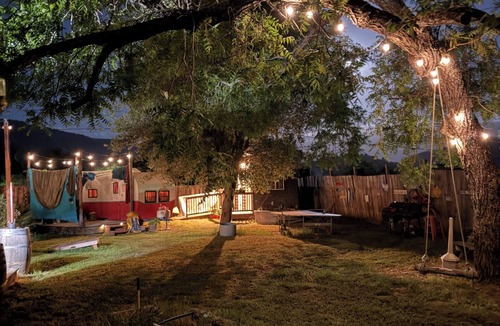 Dunlap House | Dale-Vintage Glamping at Winery Near Sequoia