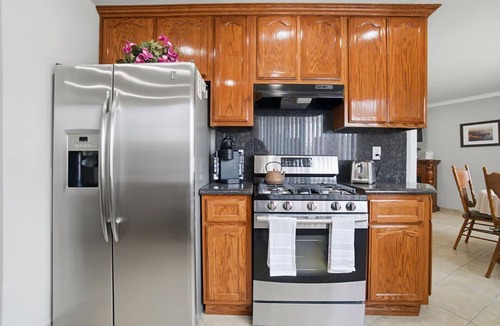 Coastal San Pedro Apartment | Delightful Ocean Breeze 1-bedroom apartment in San Pedro