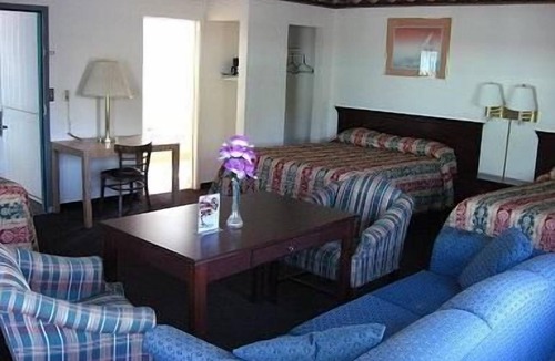Downtown Hotel | Deluxe Inn