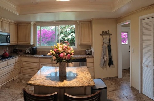 Orange House | Disney Area Home w/Magical Gardens& Kids Playhouse