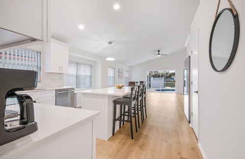 Lake Davenport Estates House | Disney-Close Lakefront Renovated 4BR Pool Home