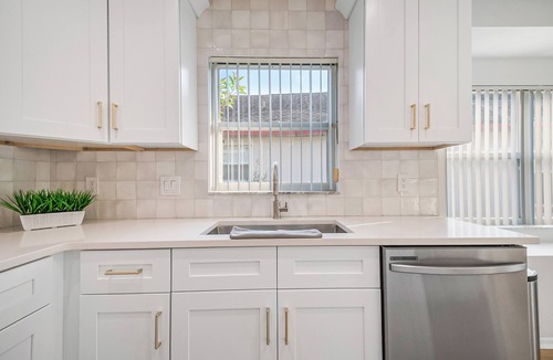 Lake Davenport Estates House | Disney-Close Lakefront Renovated 4BR Pool Home