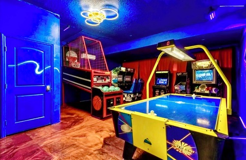 Davenport House | Disney Epic Marvel Superhero Gameroom 20 min Disneyworld home dw5