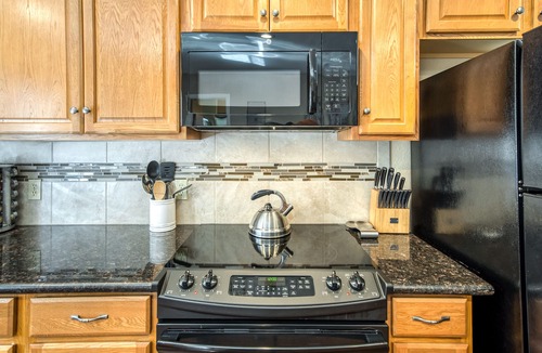 Shaver Lake House | Dog-friendly, executive mountain home in Ockenden - close to lake & village