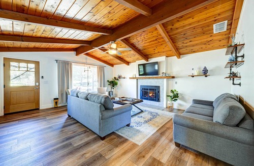 Oakhurst Cottage | Dog-friendly Oakhurst Home: Walk to Downtown!
