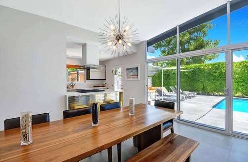 Palm Springs House | Dog-Friendly Stunner|Pool|Fireplace|BBQ and more
