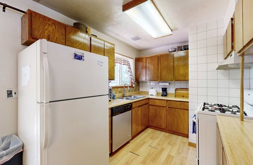 Pineland Cabin | Dog-Friendly Tahoe City House Near Hiking and Skiing - Walk to Lake