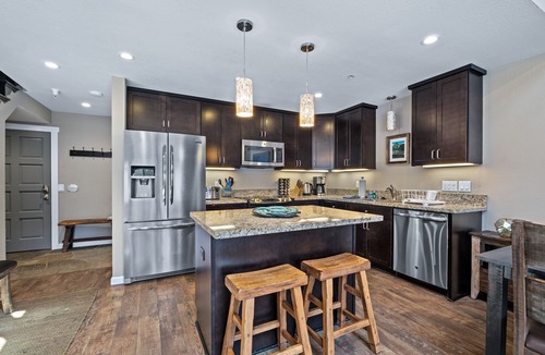 Truckee Condo | Donner Vista | Lakefront Condo with Boat Slip and Sandy Beach