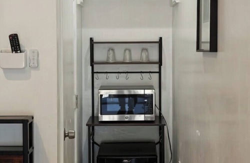 Staumbaugh Heller Hotel | Downtown Redwood City w/onsite Japanese hibachi food truck servicing late night