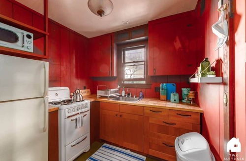 Downtown Berkeley House | Downtown Studio Garden Cottage | Near UC + Parking