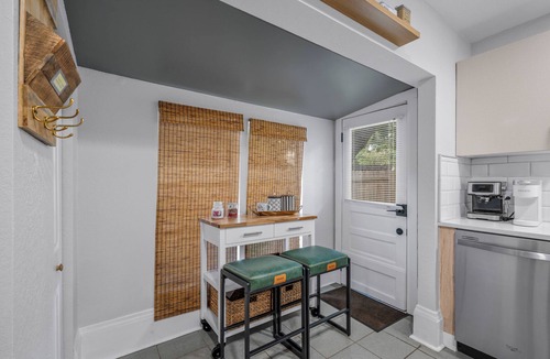 Lake Davis - Greenwood House | DT505 - 1BR Downtown Bungalow in Orlando