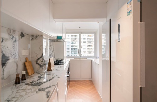 Zhabei Apartment | E-Hub Spacious 3-bedroom apartment with balcony Near People's Square