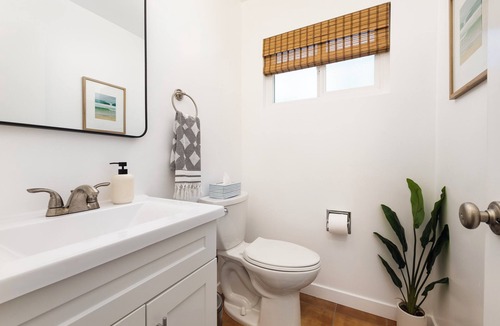 Waterfront Apartment | East Beach Getaway!