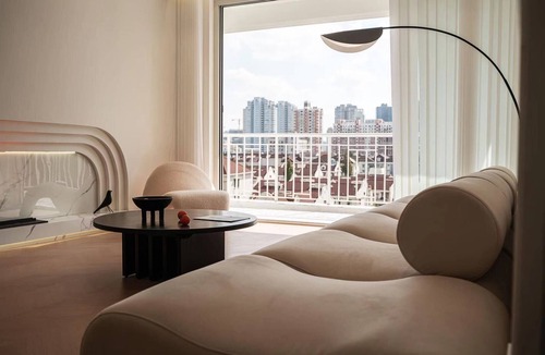 Downtown Shanghai Apartment | Eastern Hub - Cream Stylish 3Bedroom apartment near Xintiandi, subway