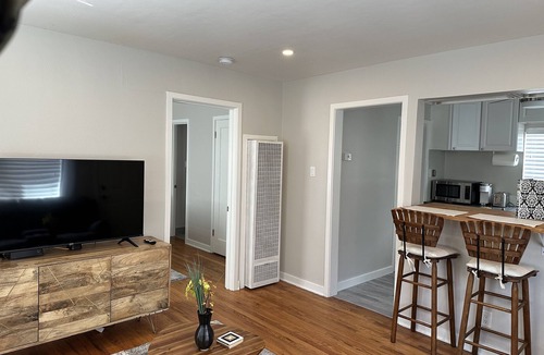 West University House | Elegant 1 bdrm house. Walk to casinos, only 1 blk from UNR