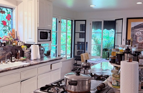Greenbriar House | Elegant 4-Bedroom house in Historic Glendale Hills with a Gym