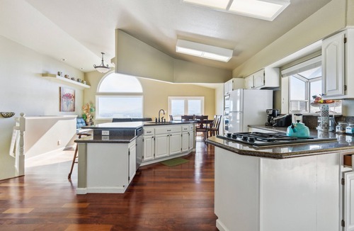Northeast Reno House | Elegant Escape 4 Bedroom Home by RedAwning