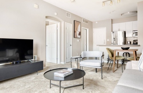 Pasadena Apartment | Elegant Pasadena 1BR w/Gym & Pool, nr Colorado Ave, by Blueground