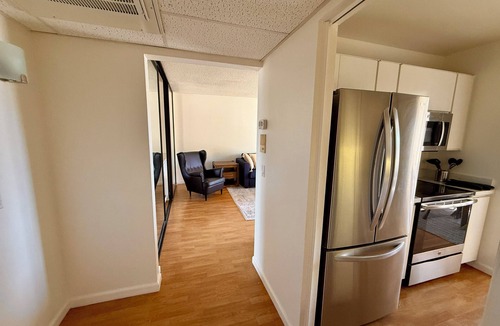 Walnut Creek Condo | Elevator, Private Parking Balcony, CalKingBed Entire rental unit in Wanut creek