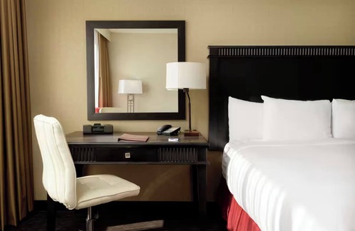Little Tokyo Hotel | Enjoy City Views at Modern Little Tokyo Hub: High-Floor Skyline Perspectives