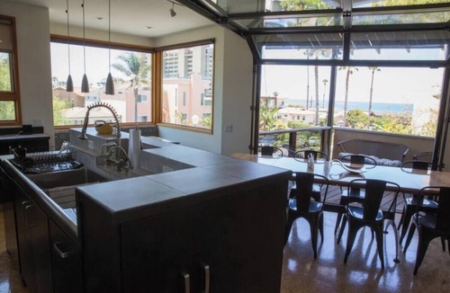 North Pacific Beach House | Enjoy Your Luxury Vacation A Block From The Water.