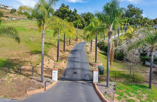 Fallbrook Villa | Entire Grand Estate near Winery Fallbrook, 5BR - 4Bth