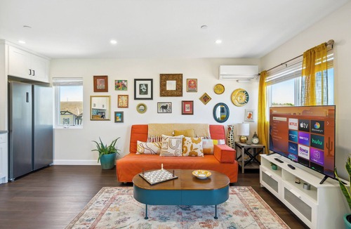 National City House | Entire House w Balcony 10 min to SD Gaslamp, DT, 3BR/3Bth